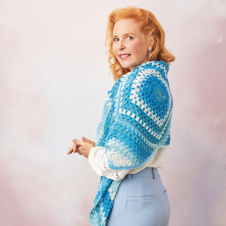 Woolly Hugs Damen Stola Geolina Häkelanleitung - Woolly Hugs (PDF) Lieblingsgarn