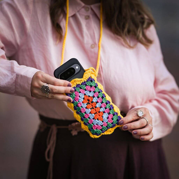 Happy Phone Case Häkelanleitung - Cicka Design (PDF, englisch)