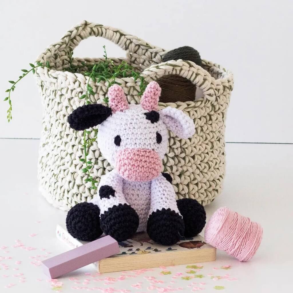 Hoooked DIY Amigurumi Häkelset Kuh Kirby Lieblingsgarn