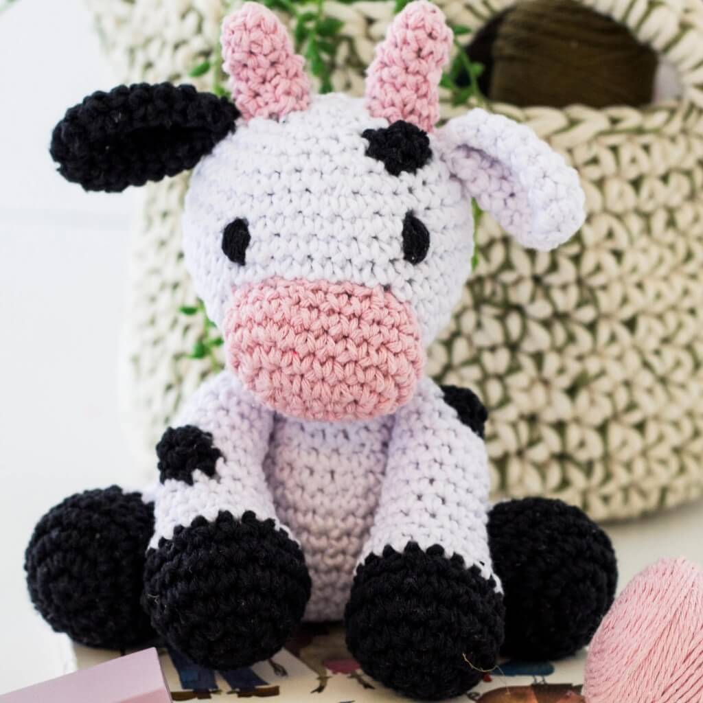 Hoooked DIY Amigurumi Häkelset Kuh Kirby Lieblingsgarn