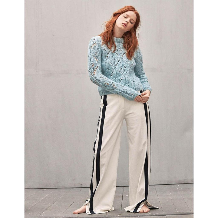 Pullover mit Lochmuster Strickanleitung - Sandnes Garn / Liv Stangeland (PDF) bei Lieblingsgarn