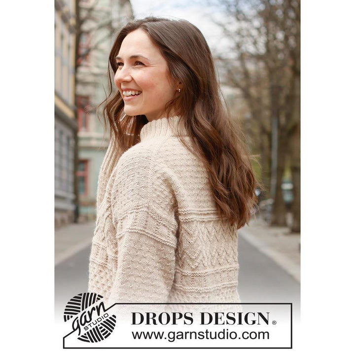 Pullover mit Reliefmuster und doppelter Halsblende Strickanleitung - Drops Design (PDF) bei bei bei Lieblingsgarn