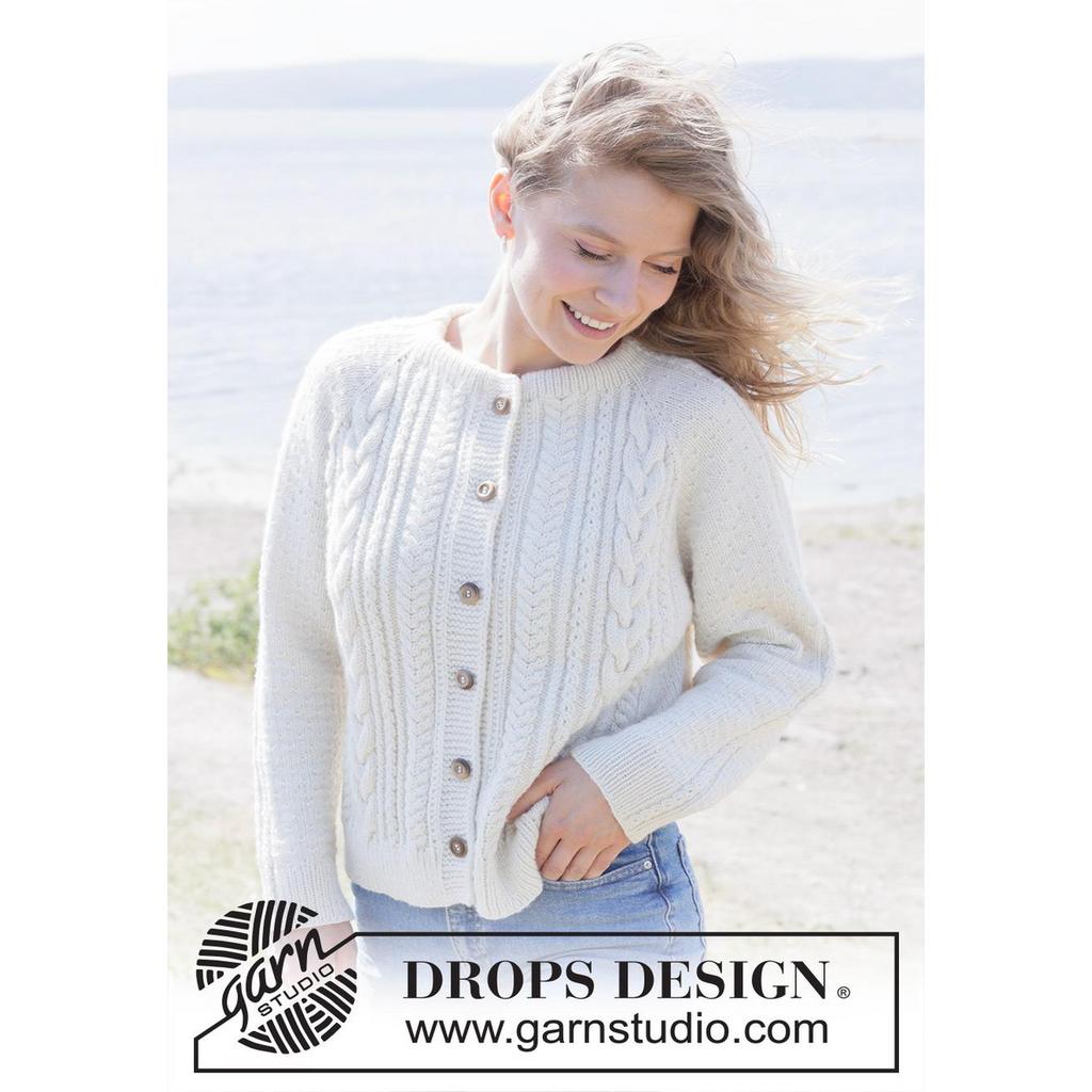 Strickjacke mit Zopfmuster und doppelter Halsblende Strickanleitung - Drops Design (PDF) bei bei Lieblingsgarn