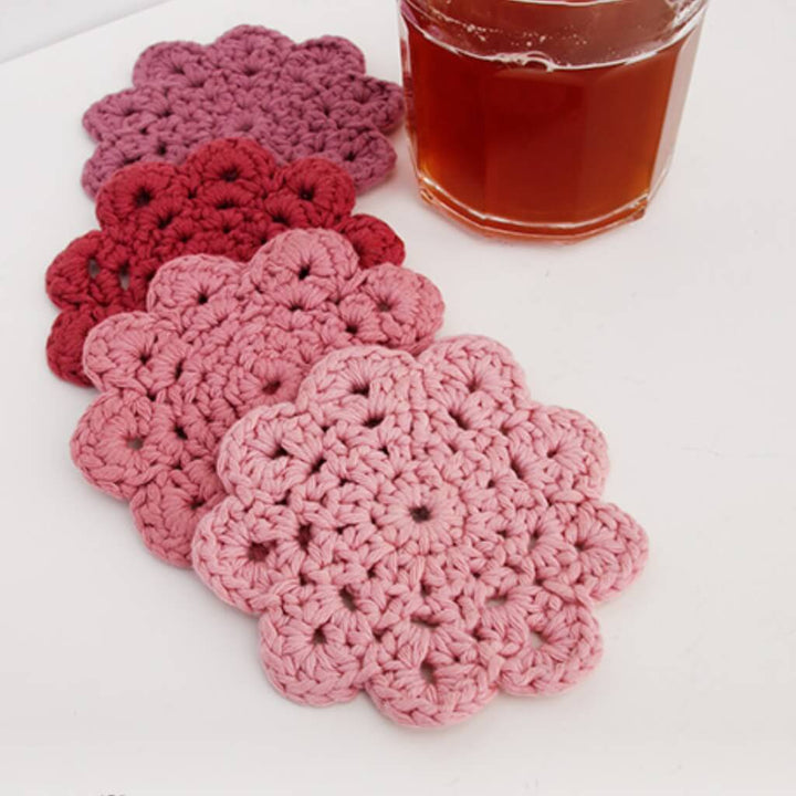 Drops Blushing Coaster Blumenuntersetzer Häkelkit - Drops (PDF) Lieblingsgarn