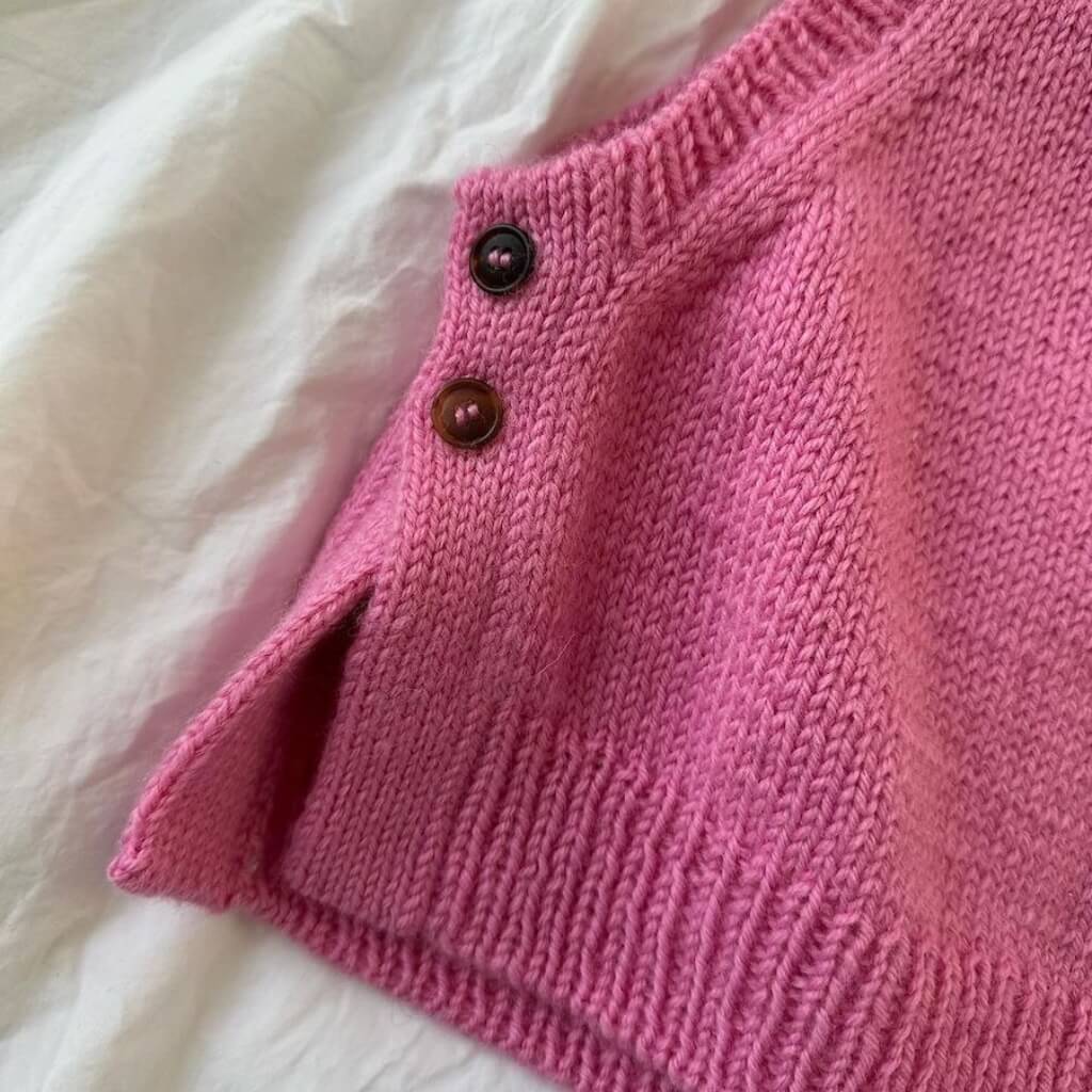 PetiteKnit Pattern Pullunder Lulu Slipover Junior Strickanleitung - PetiteKnit (Heft) Lieblingsgarn
