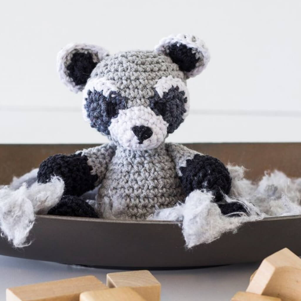 Hoooked Amigurumi Raccoon Ricky Häkelset - Hoooked Lieblingsgarn