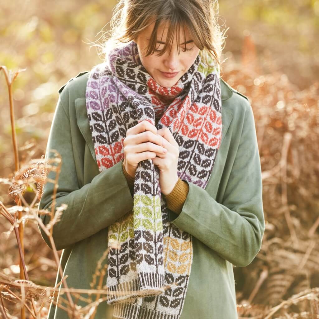 Rowan Felted Tweed Scree Schal - Rowan Magazin 74 Lieblingsgarn