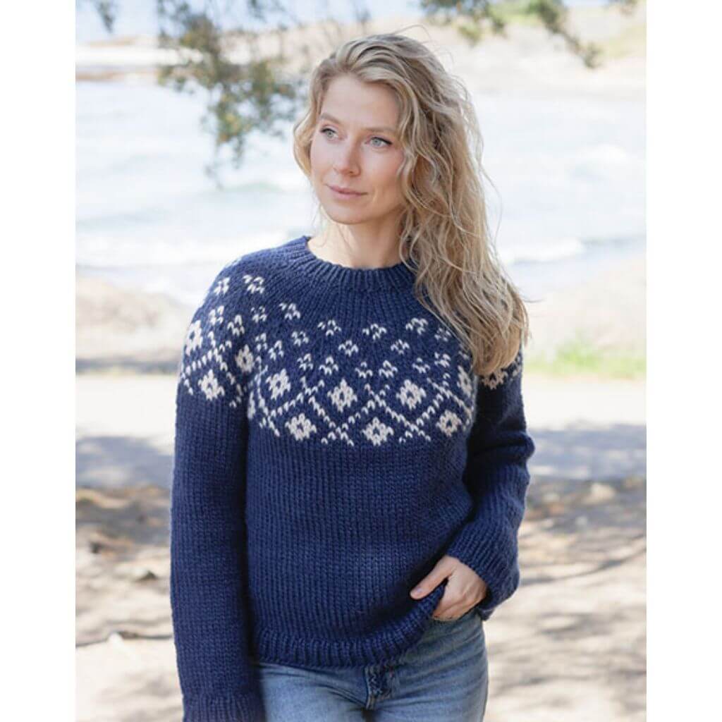 Pullover Midnight Flowers Sweater Strickanleitung - DROPS Design (PDF) – Bild 2 von 3 bei bei Lieblingsgarn