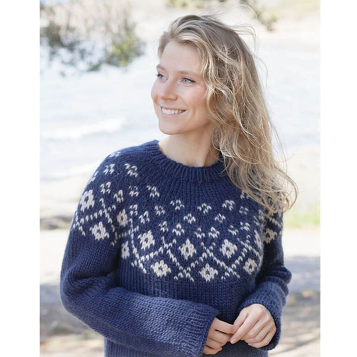 Pullover Midnight Flowers Sweater Strickanleitung - DROPS Design (PDF) – Bild 3 von 3 bei bei Lieblingsgarn