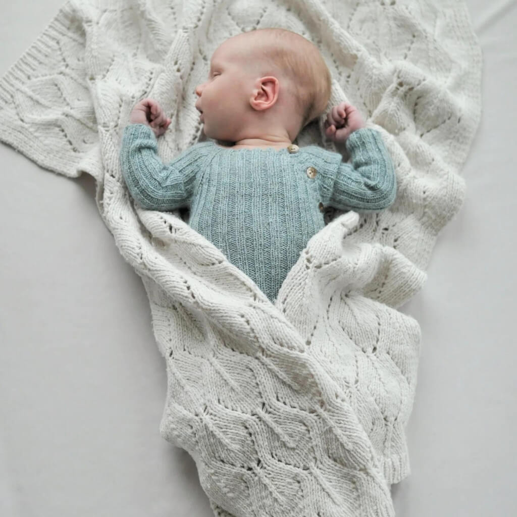Yndestrikk Yndestrikk Lille Spire-Babydecke (PDF) Lieblingsgarn