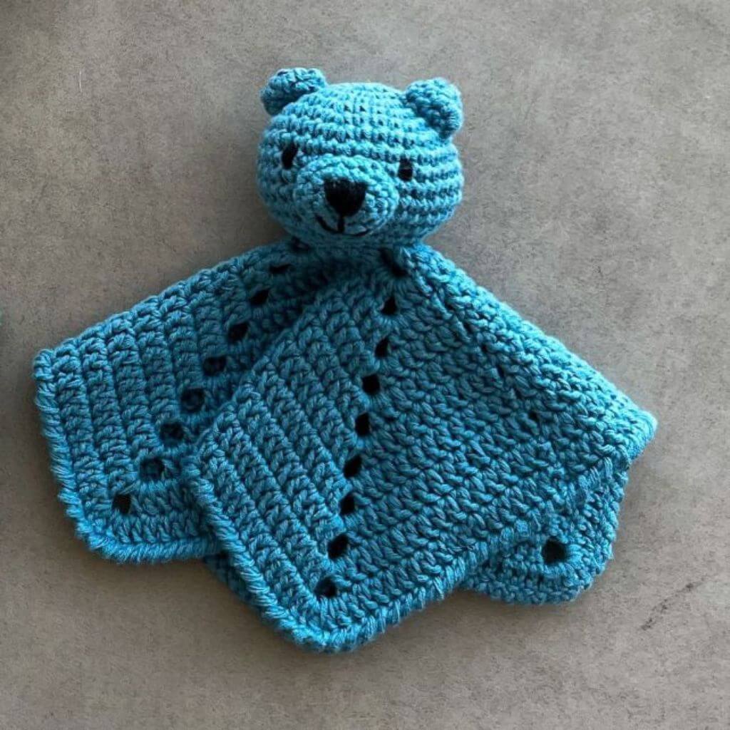 Hoooked DIY Häkelset Baby Schmusetuch Bär Bo Ocean Blue Lieblingsgarn
