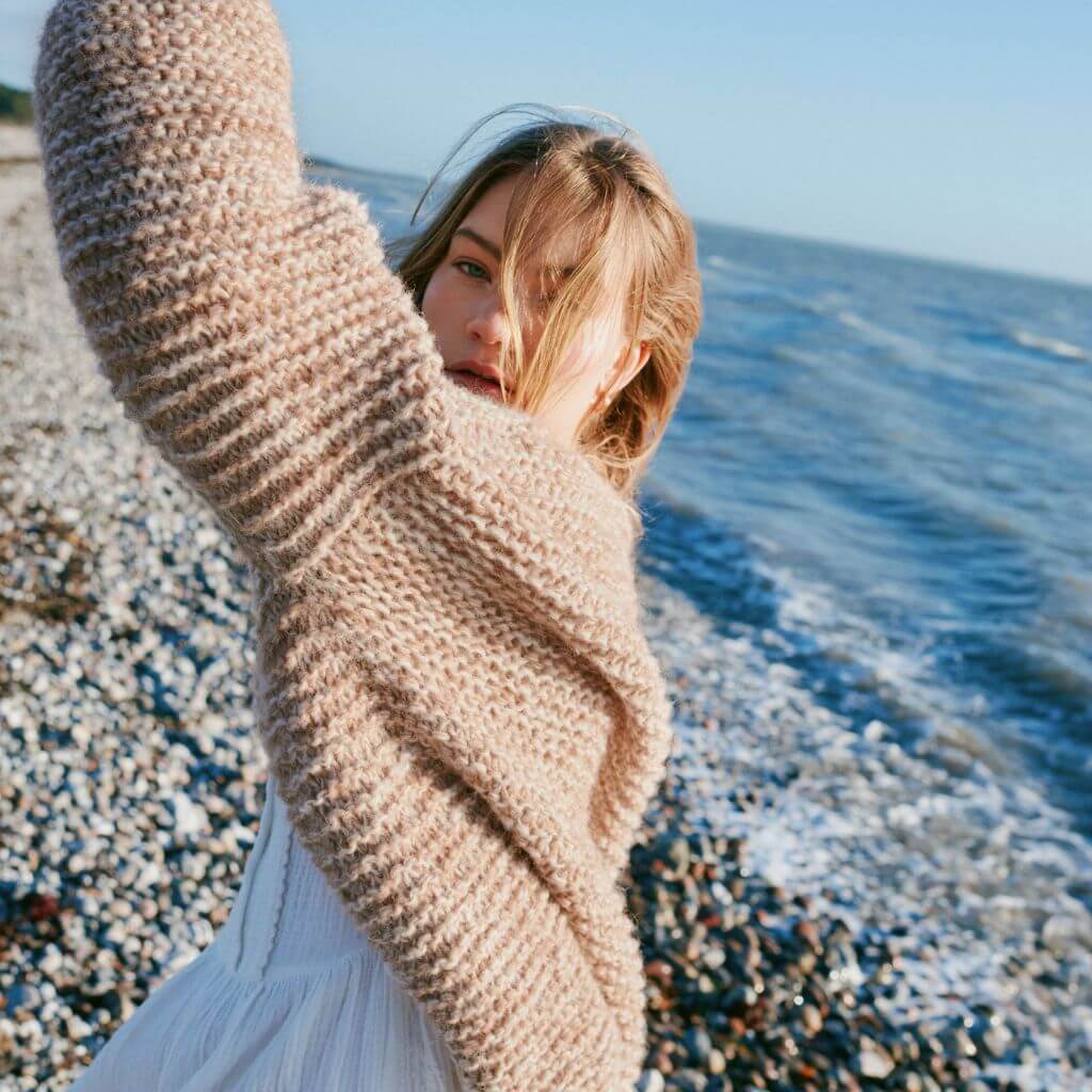 Cardigan Natural Alpaca Pelo - Lana Grossa Nordic Knits Modell 15 Lieblingsgarn