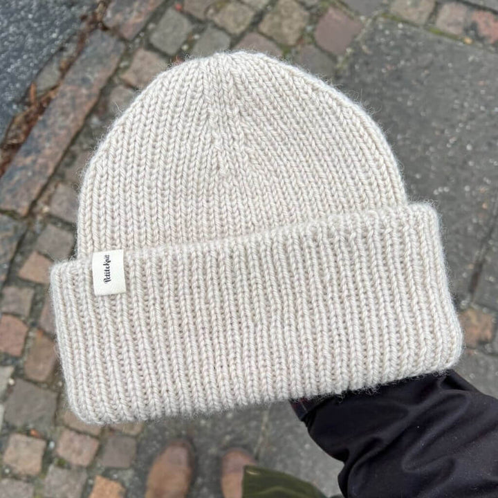 PetiteKnit Weekend Mütze Lieblingsgarn